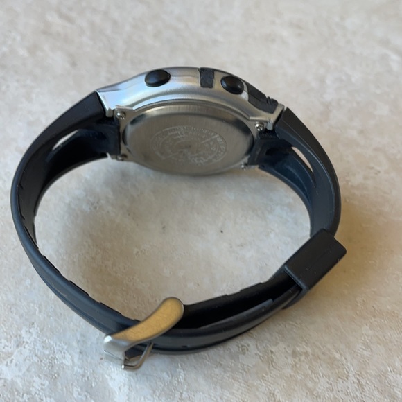 Armitron sports men digital water resistant 165ft chronograph alarm - Picture 4 of 5